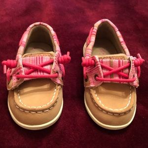 Little girls Sperry’s